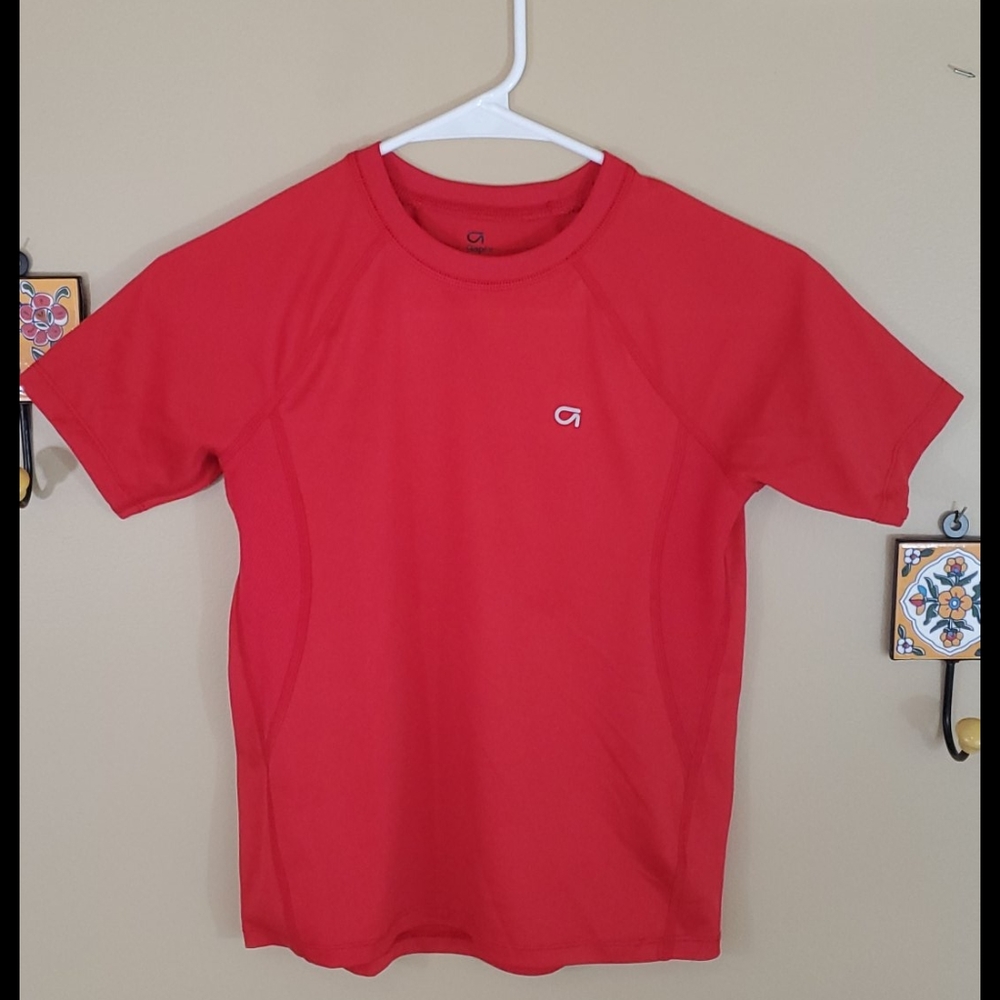 GapFit red T-shirt